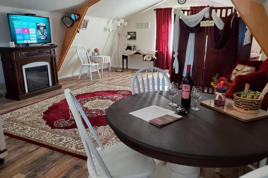 Villa A Cozy Loft In Templeton Esterno foto